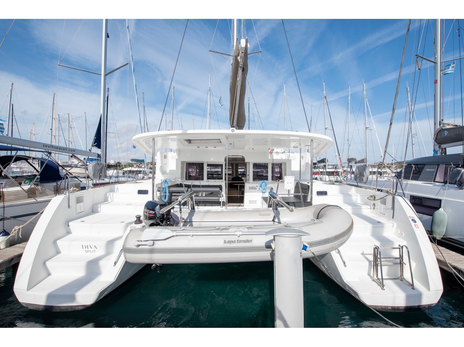 Lagoon 450 Fly — photo 1