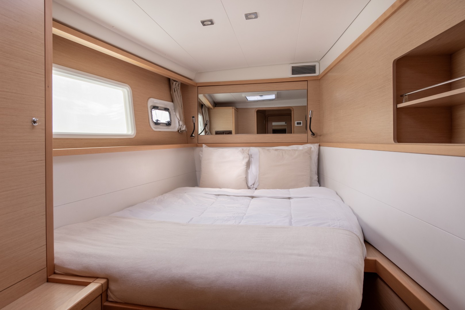 Lagoon 450 Fly — photo 8