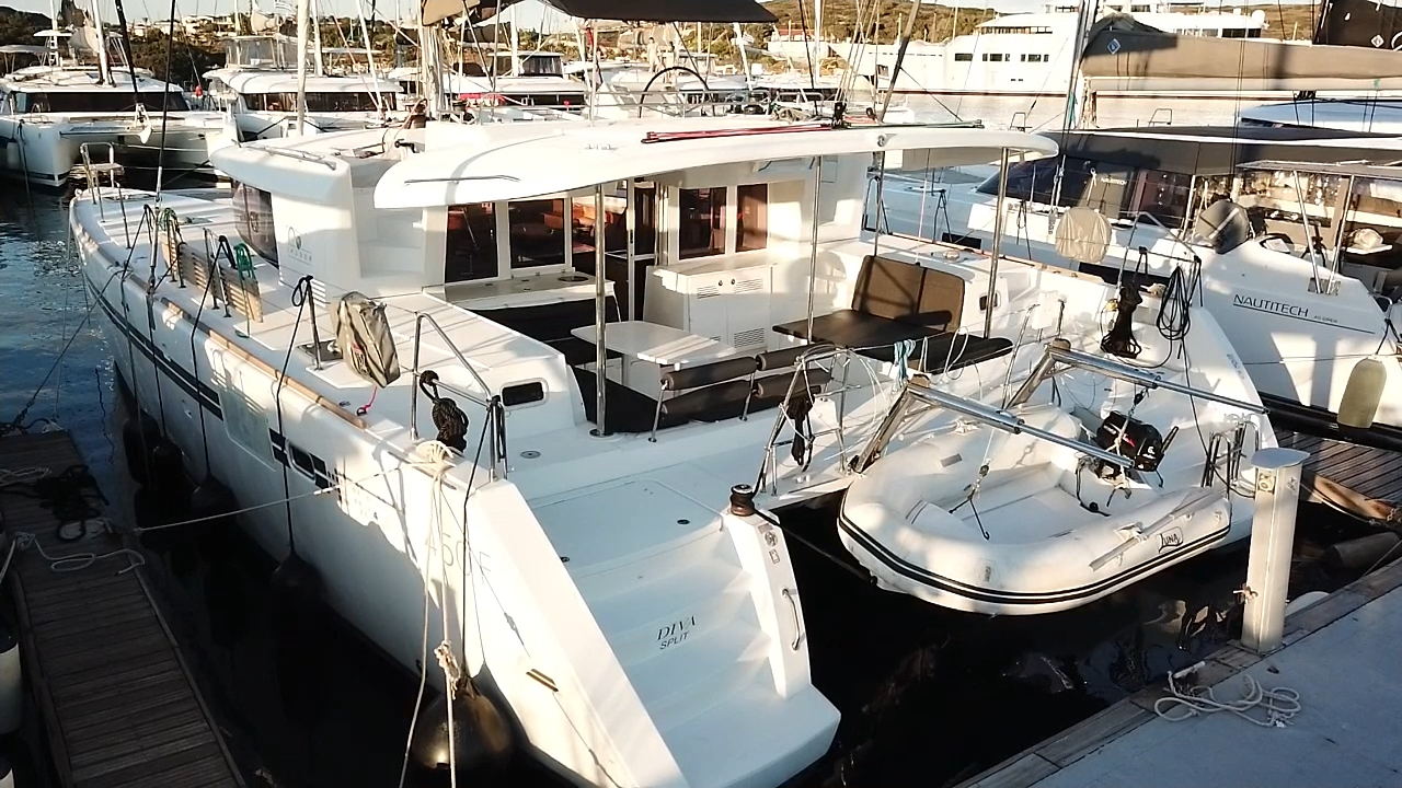 Lagoon 450 Fly — photo 25