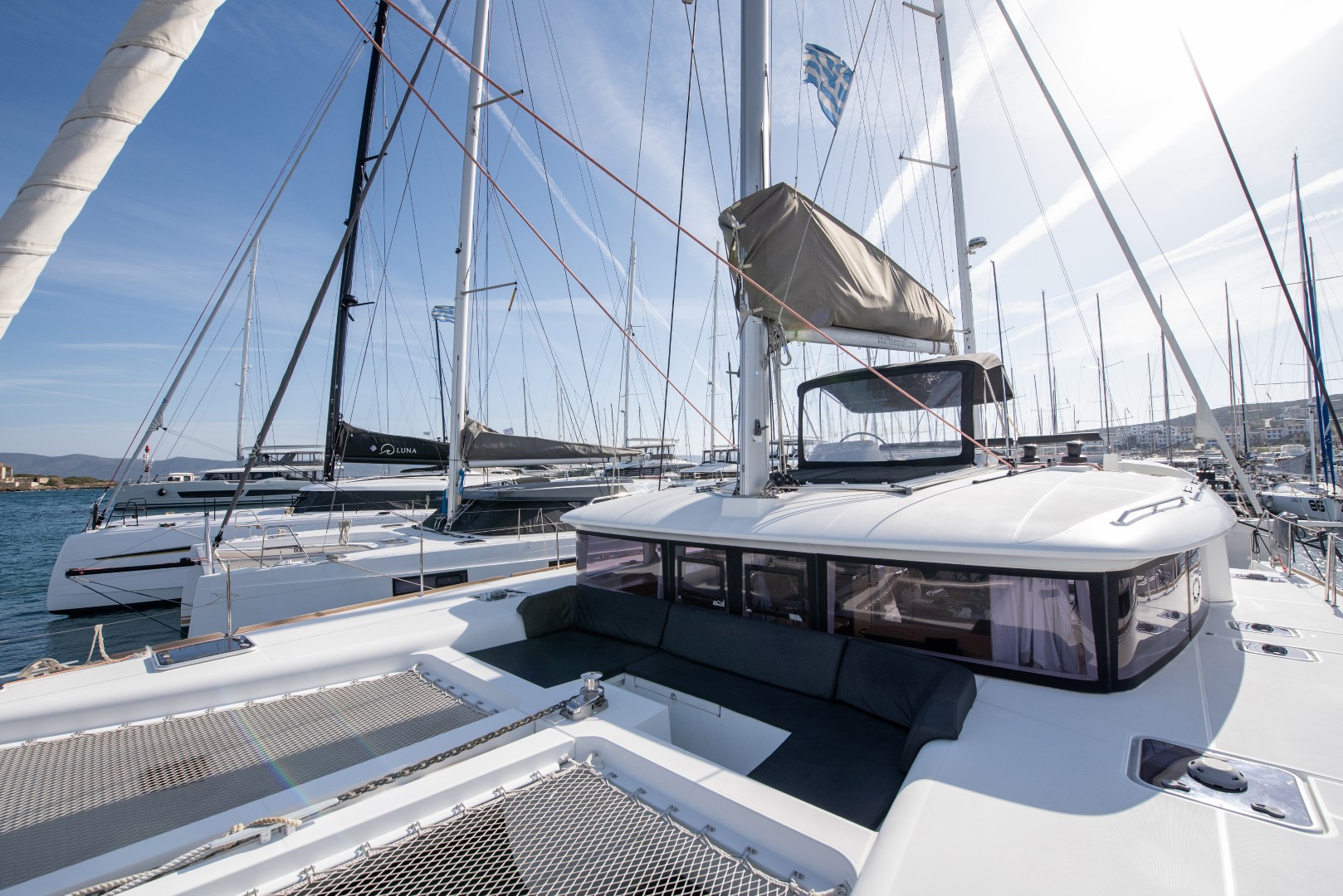 Lagoon 450 Fly — photo 2