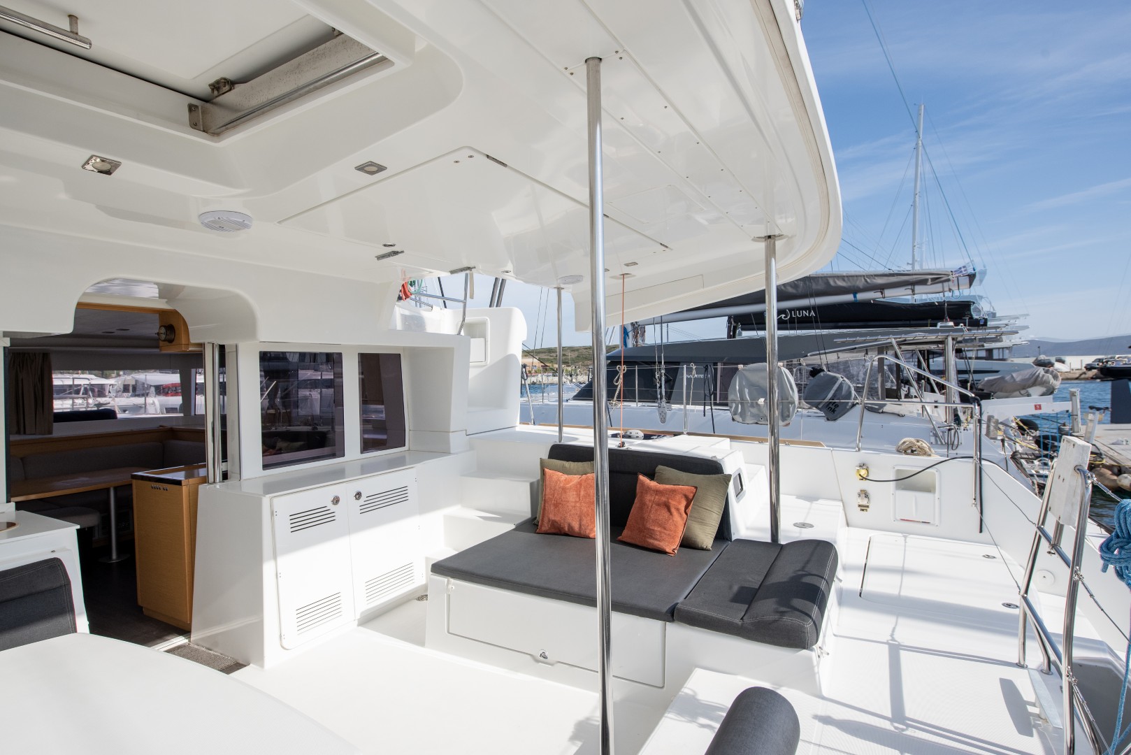 Lagoon 450 Fly — photo 23