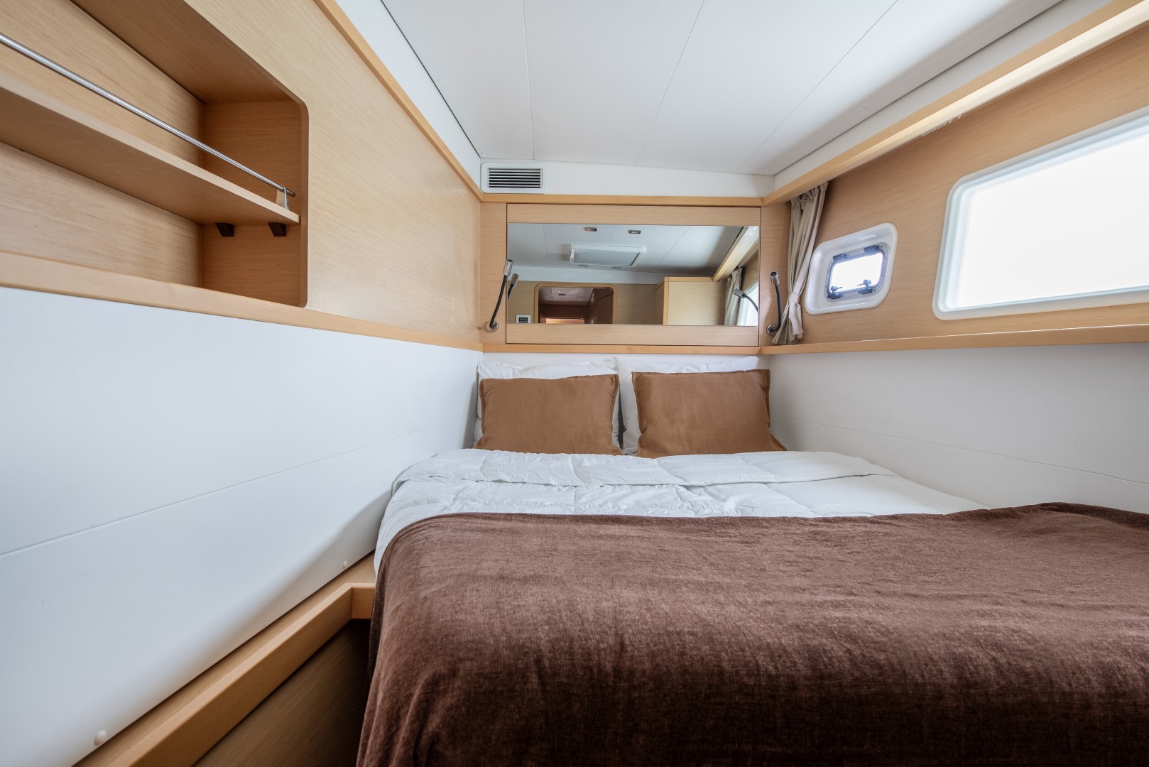 Lagoon 450 Fly — photo 10