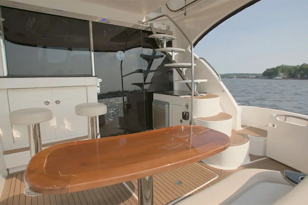 Meridian 541 Sedan — photo 15