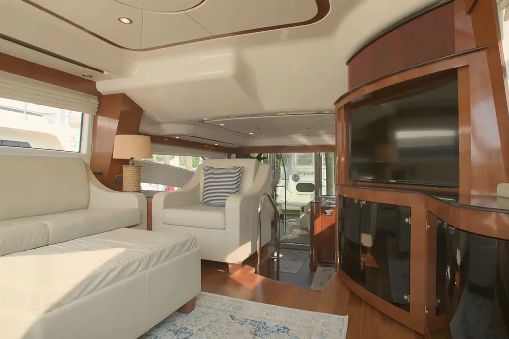 Meridian 541 Sedan — photo 14