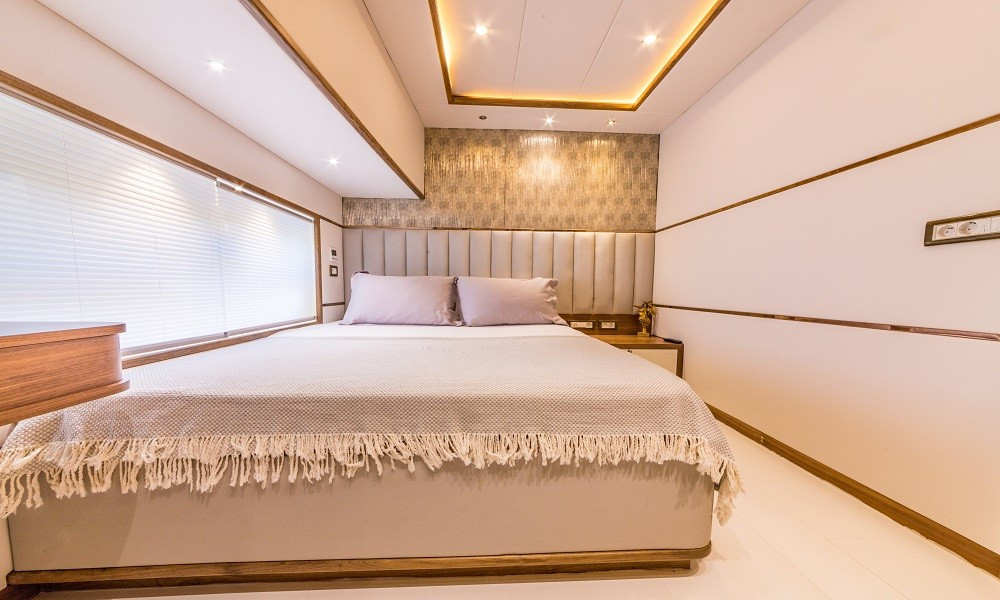 Motoryacht — photo 26