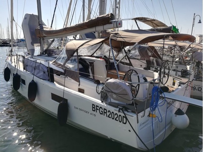 Sun Odyssey 410 — photo 1