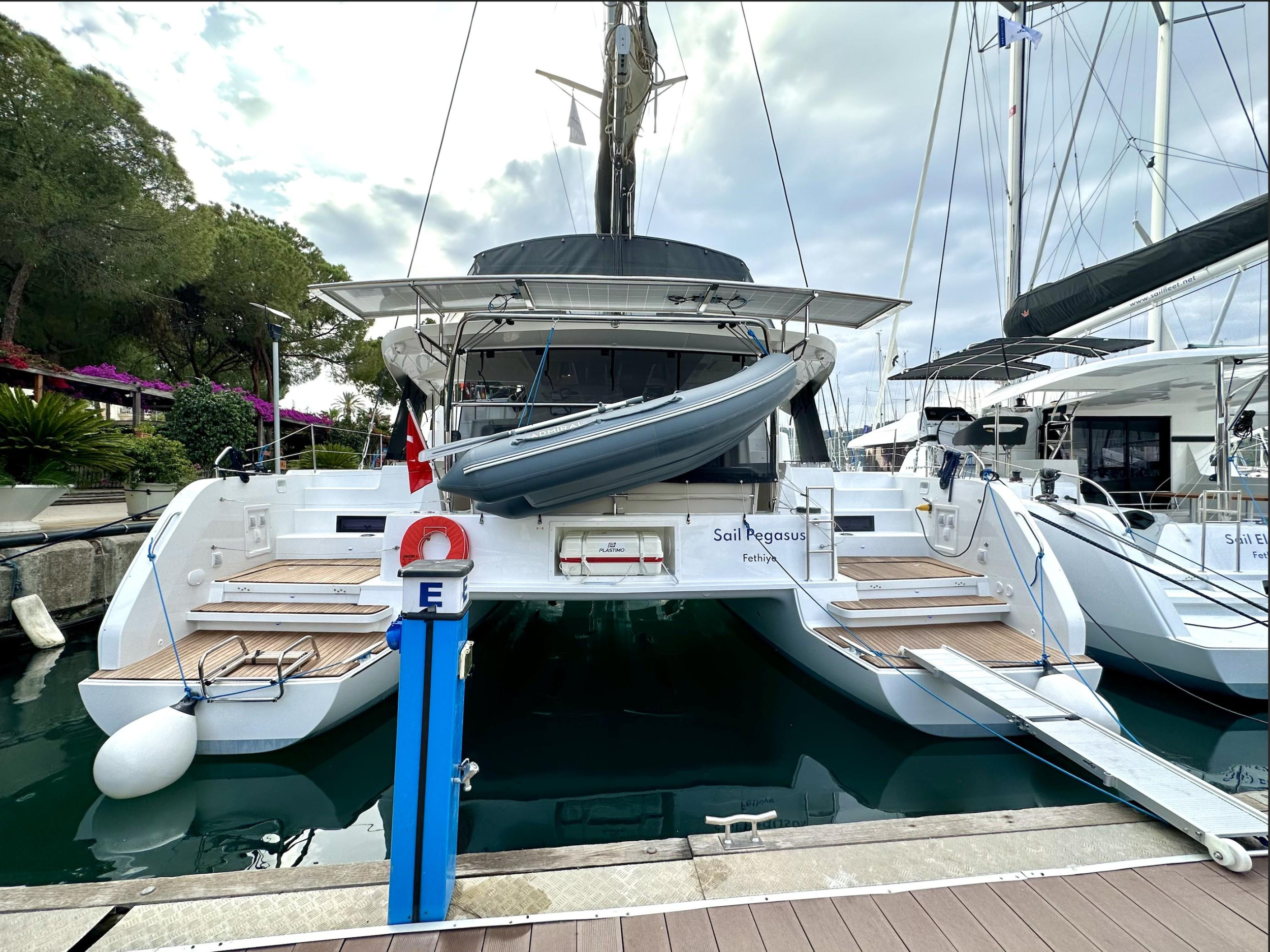 Lagoon 46 — photo 12
