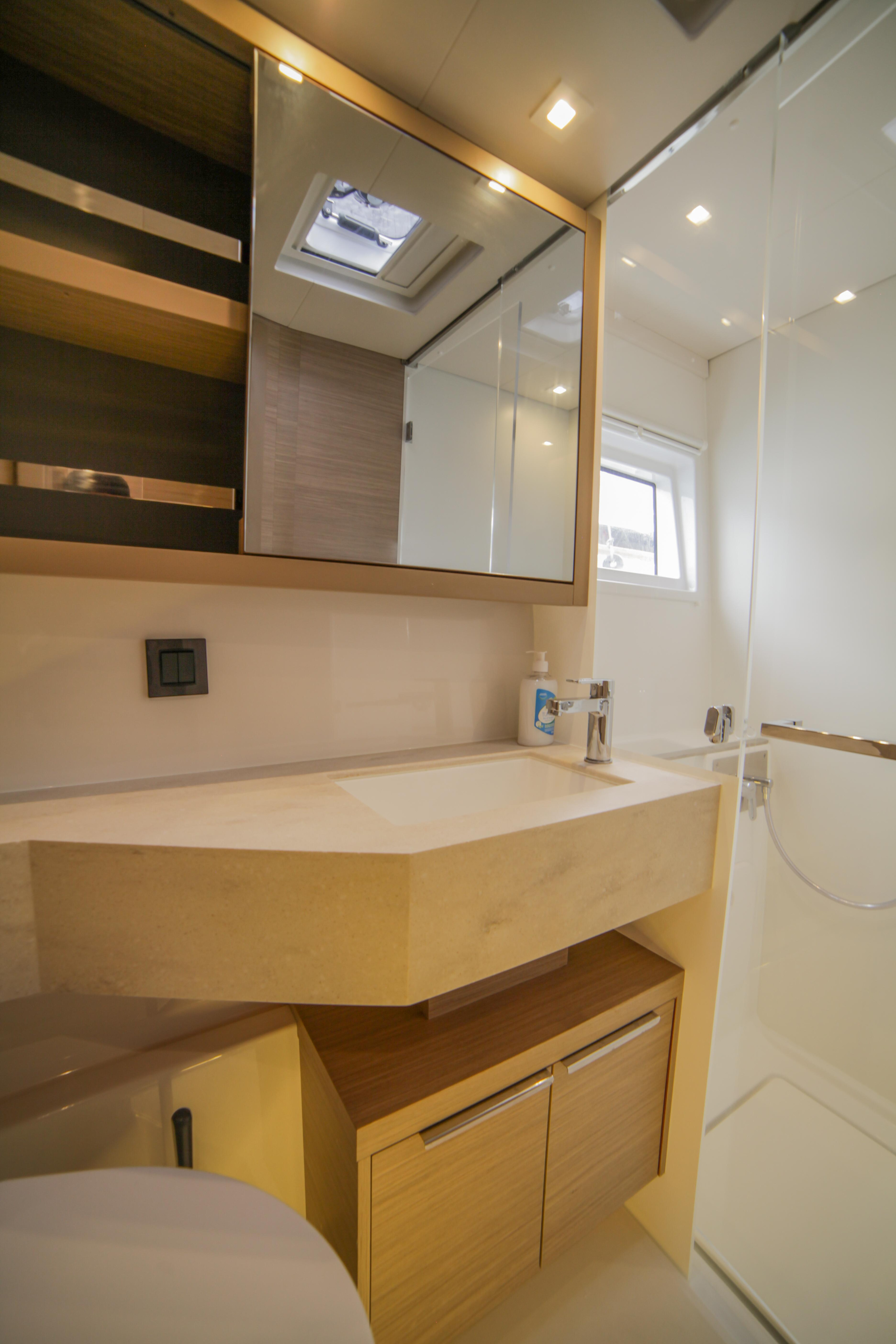 Lagoon 46 — photo 13