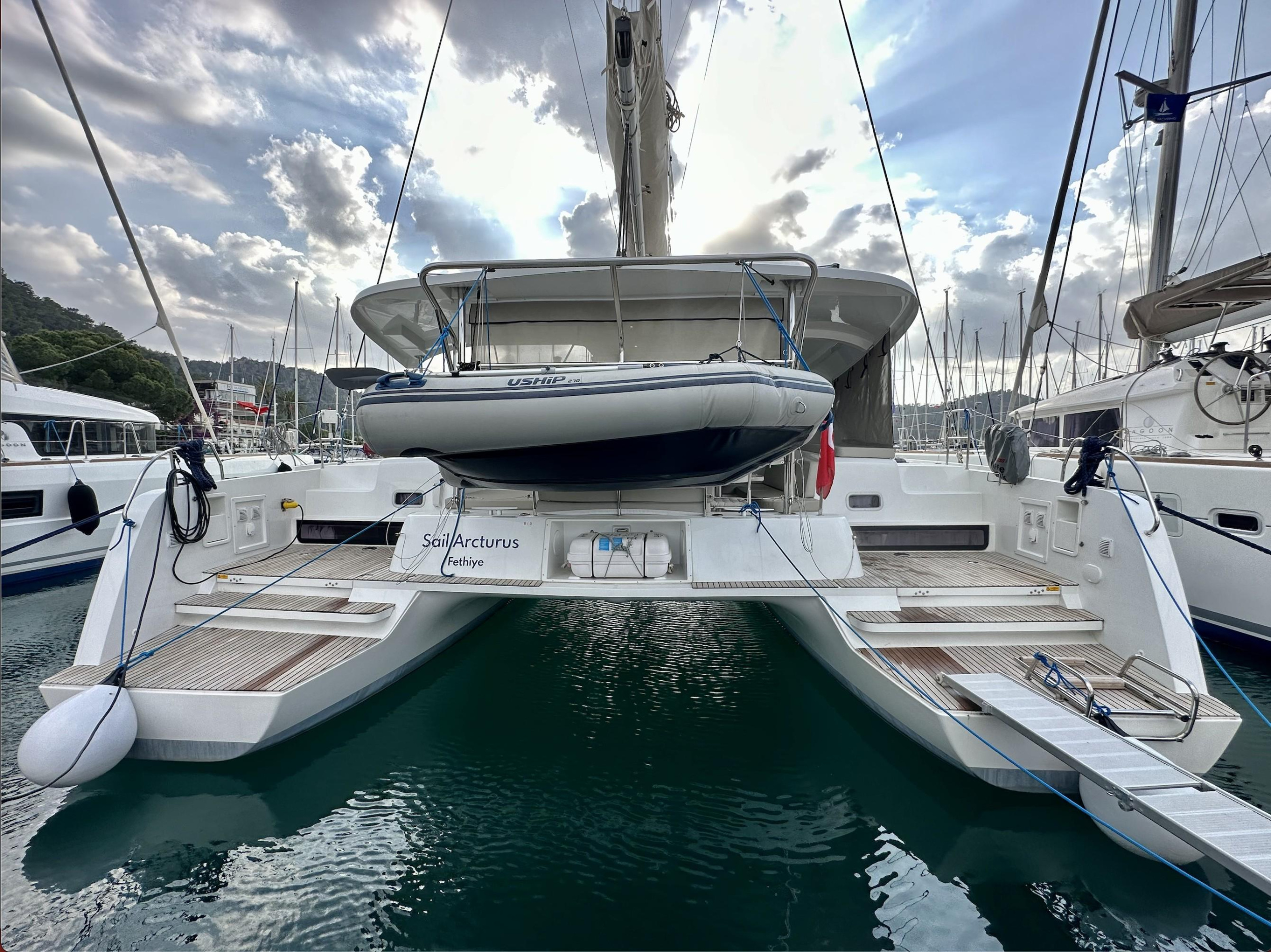 Lagoon 42 — photo 8