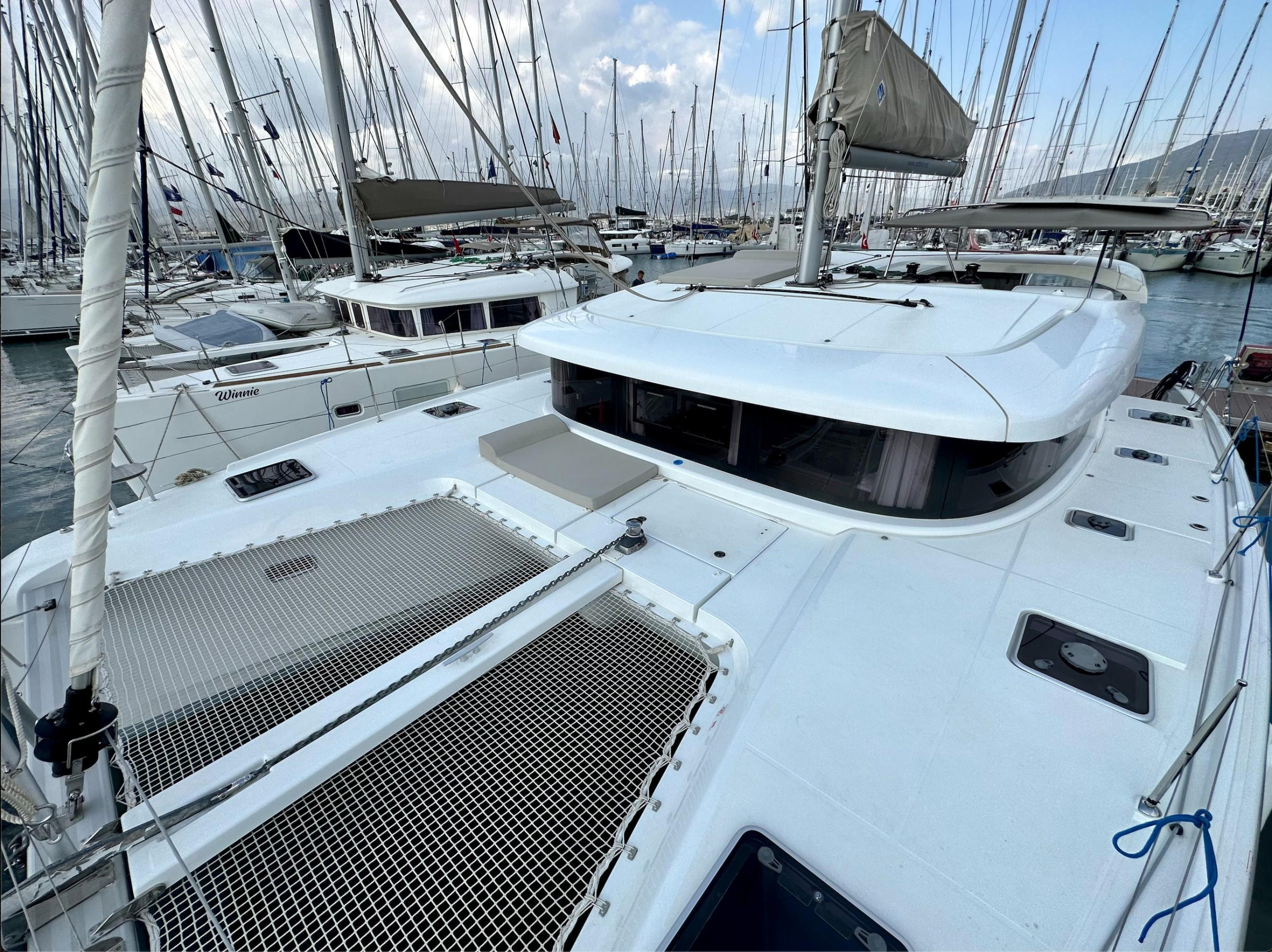 Lagoon 42 — photo 11