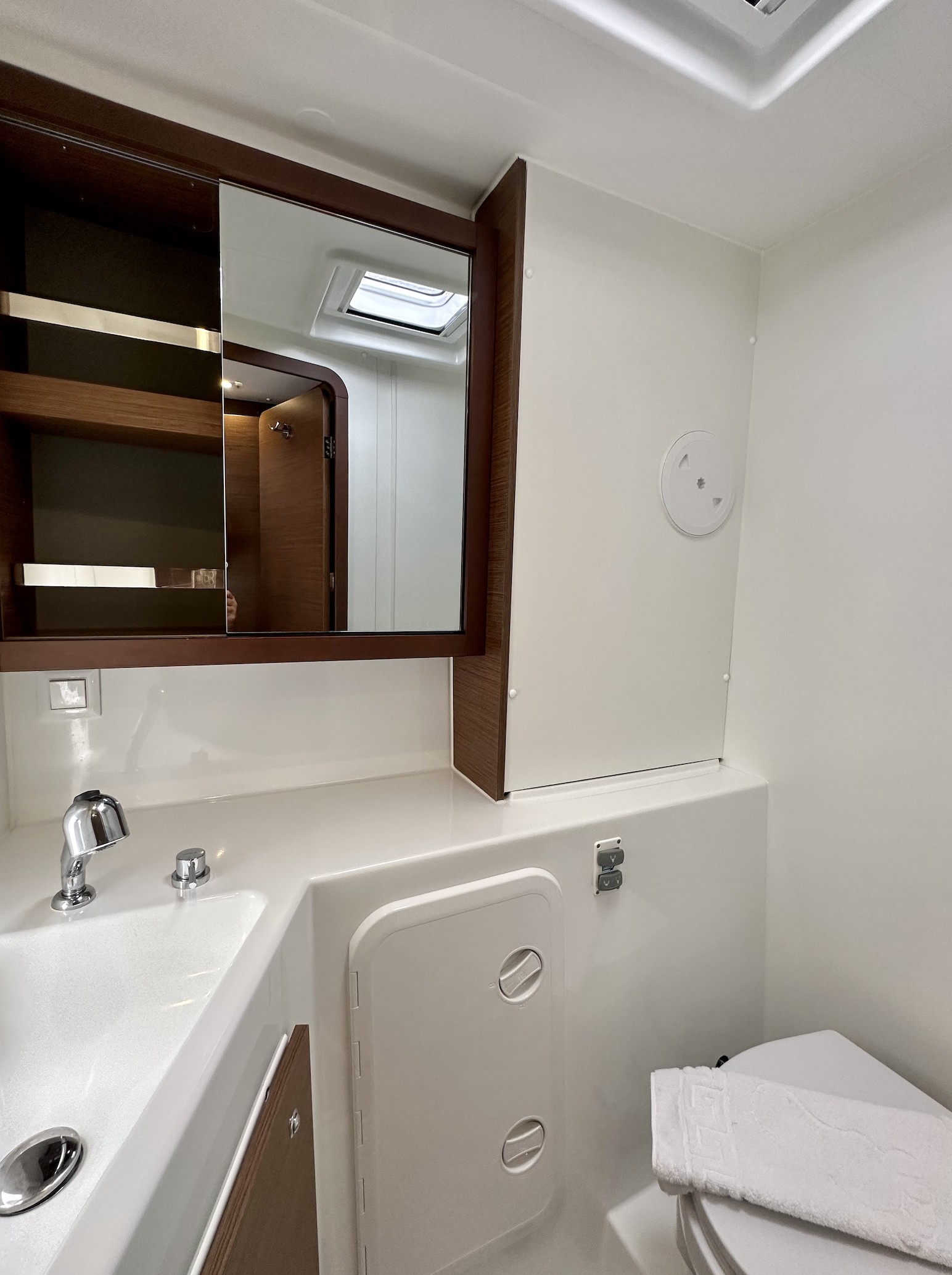 Lagoon 42 — photo 12