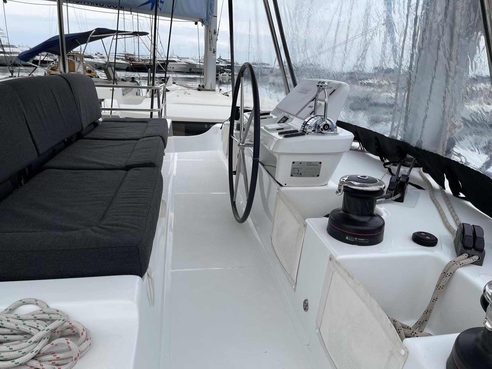 Lagoon 50 — photo 6