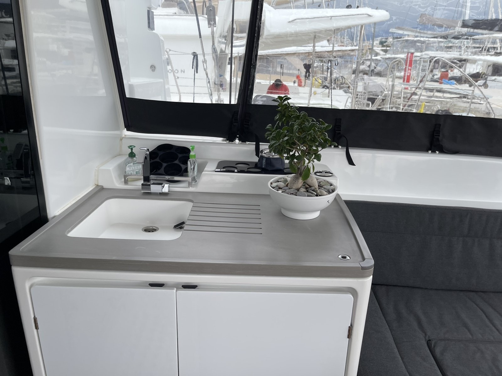 Lagoon 50 — photo 11