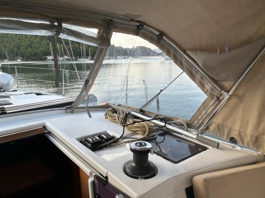 Dufour 390 Grand Large — photo 11