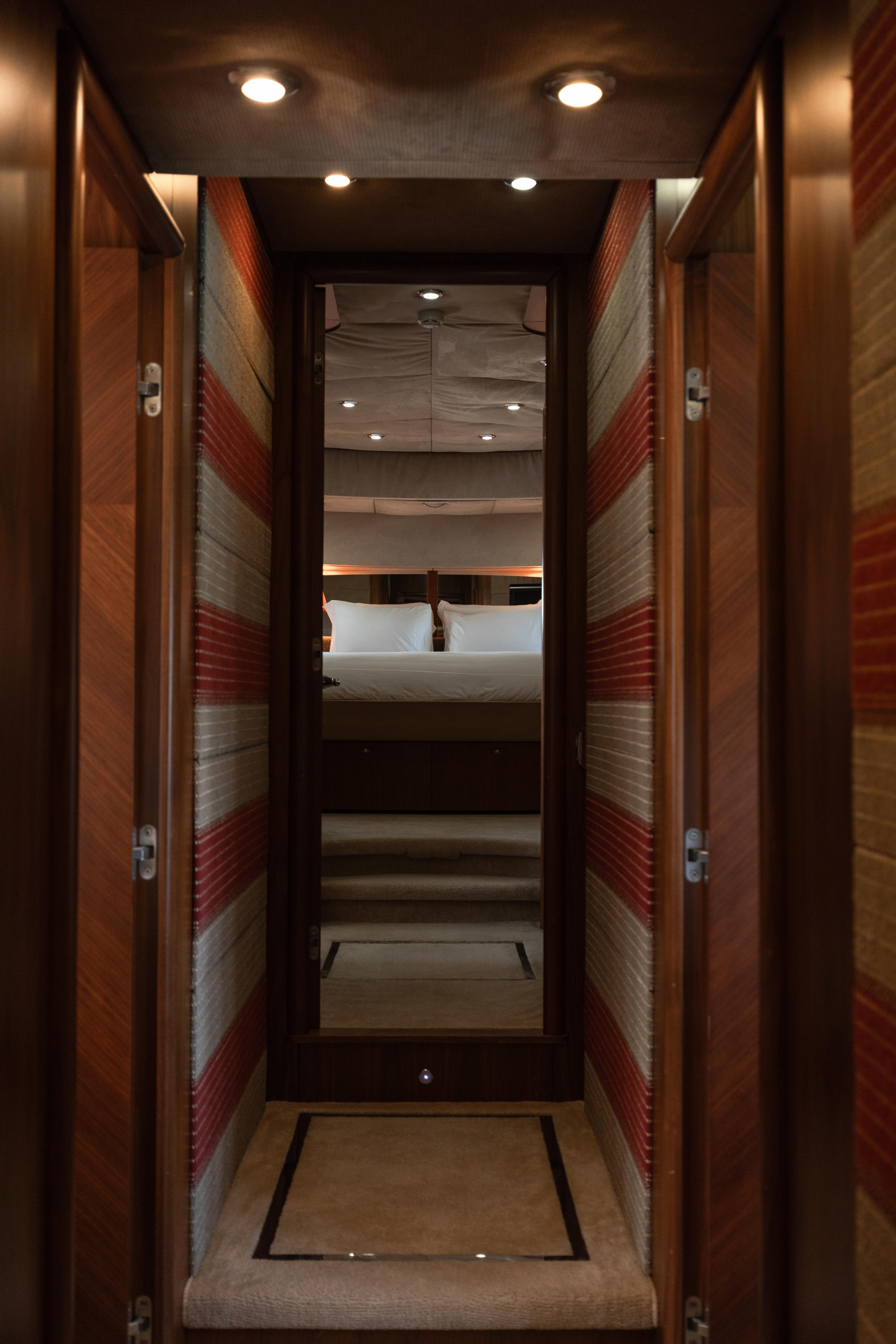 Sunseeker 90 — photo 47