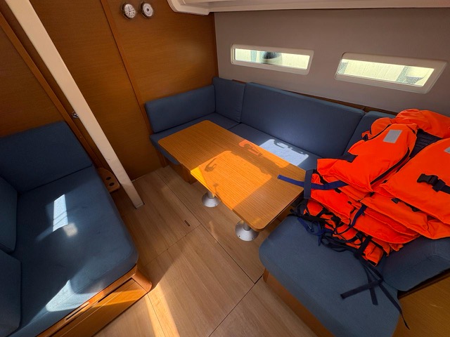 Sun Odyssey 410 — photo 6