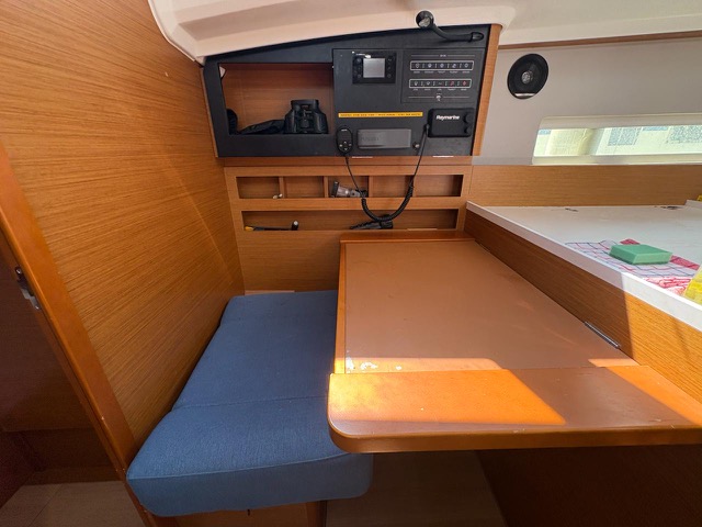 Sun Odyssey 410 — photo 4
