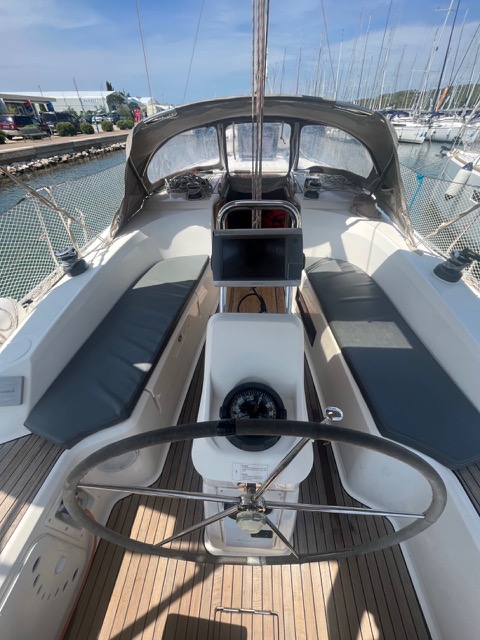 Bavaria Cruiser 33 — photo 8
