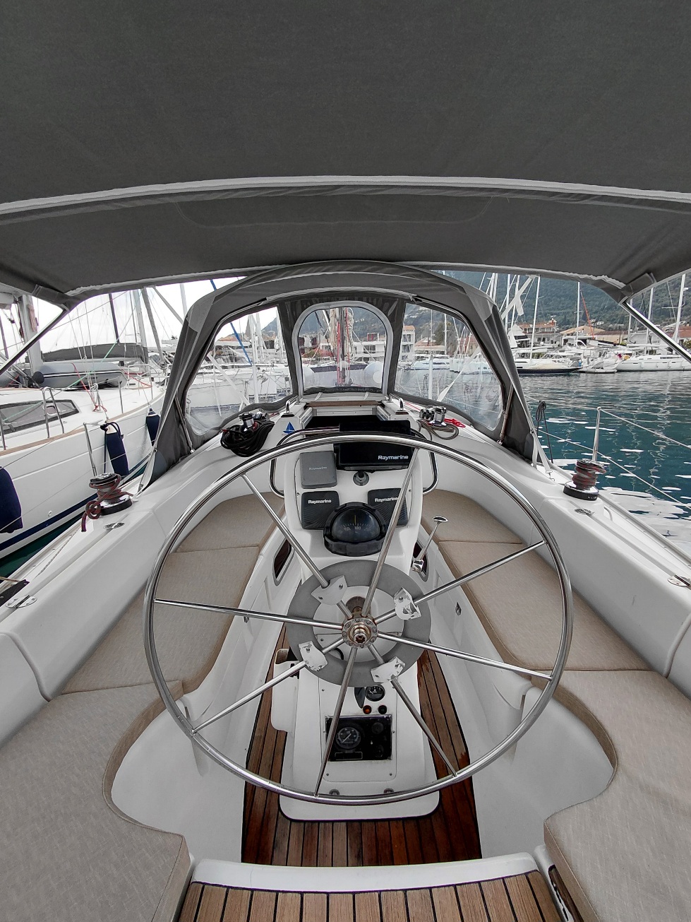 Bavaria 36 — photo 2
