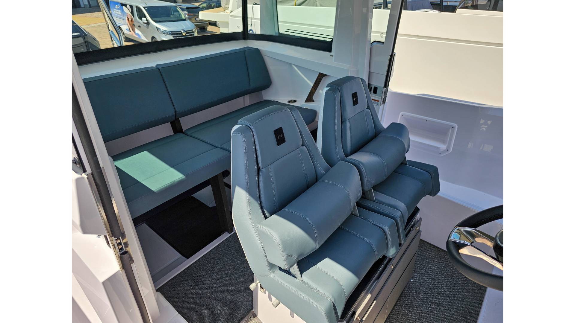 Axopar 29 XC Cross Cabin — photo 16