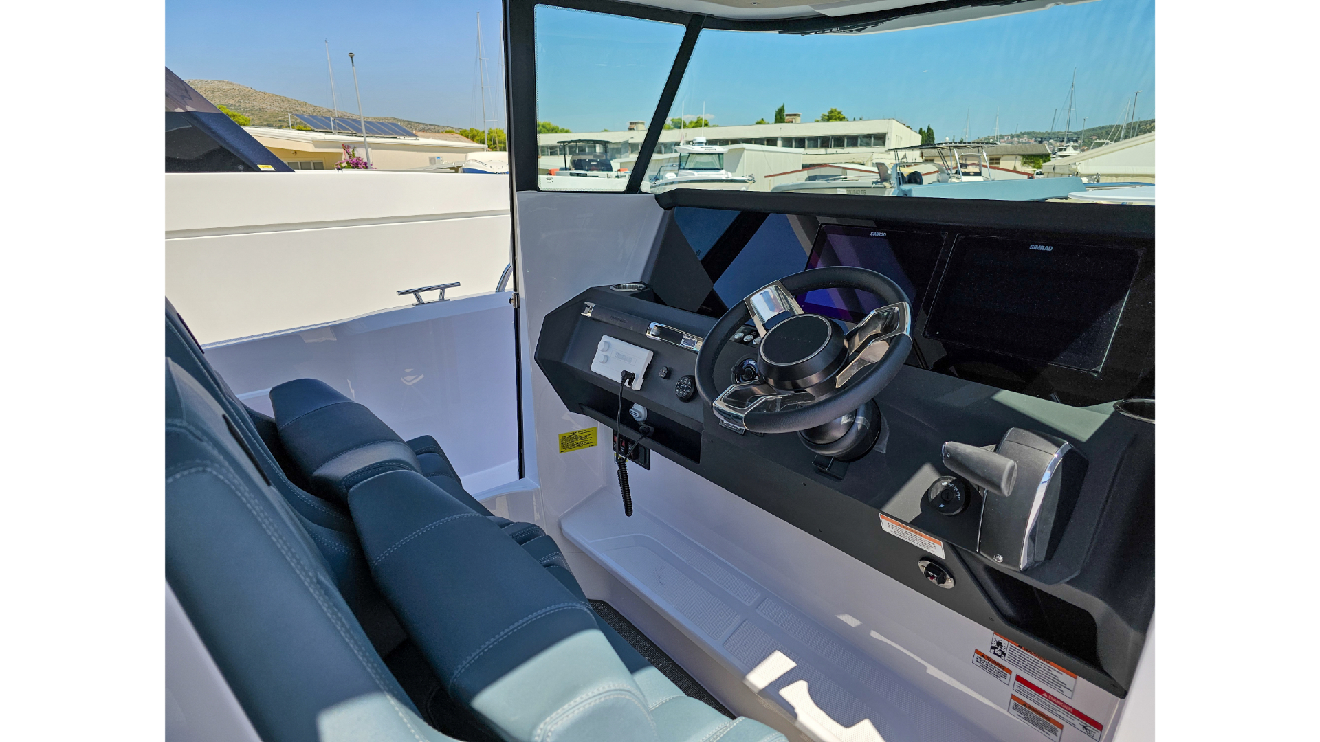 Axopar 29 XC Cross Cabin — photo 13