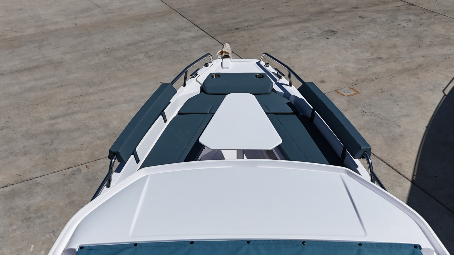 Axopar 29 XC Cross Cabin — photo 8