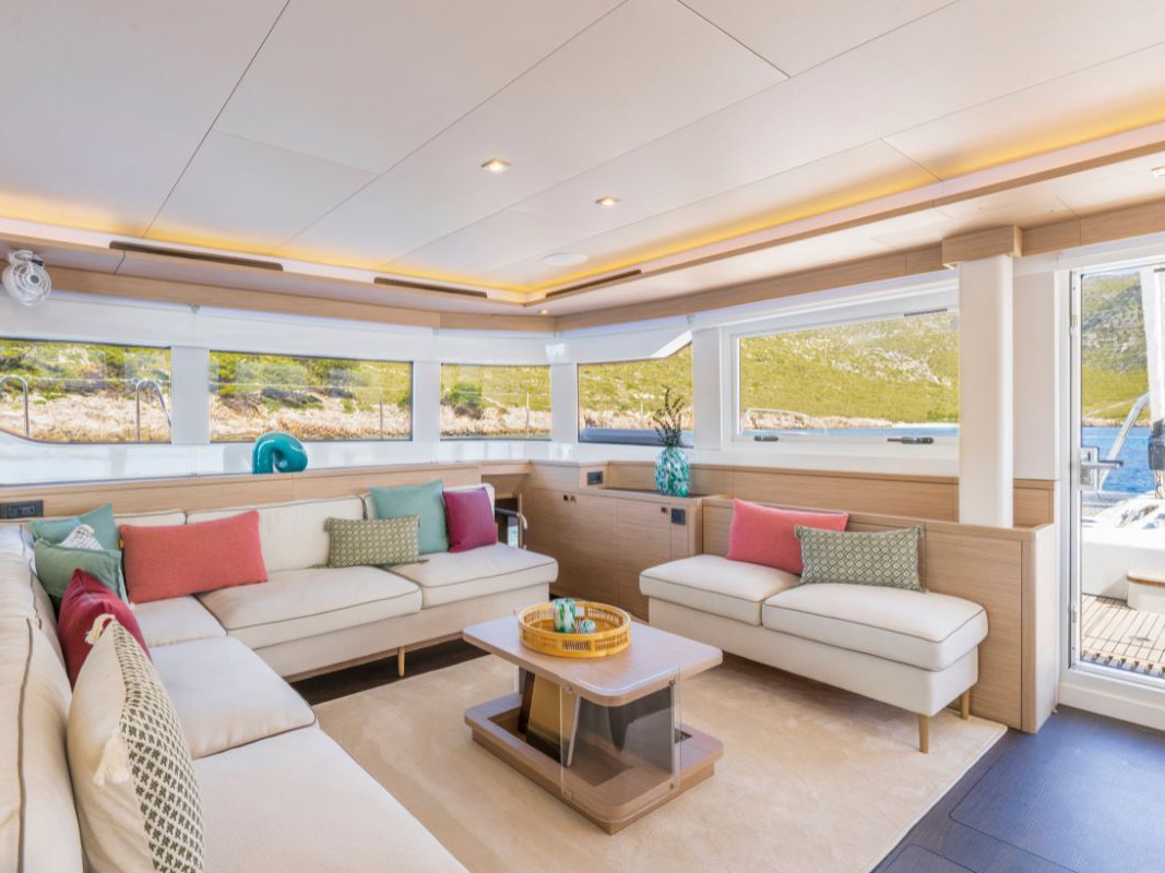 Lagoon 60 — photo 10
