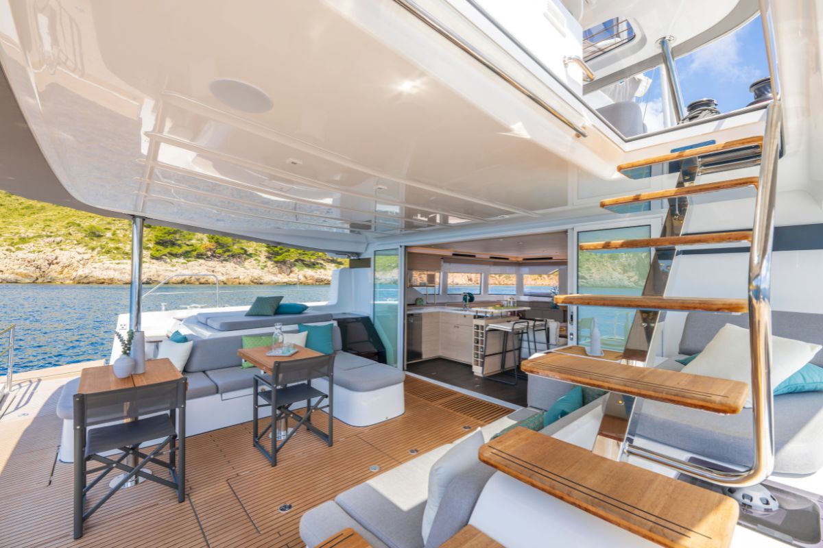 Lagoon 60 — photo 17