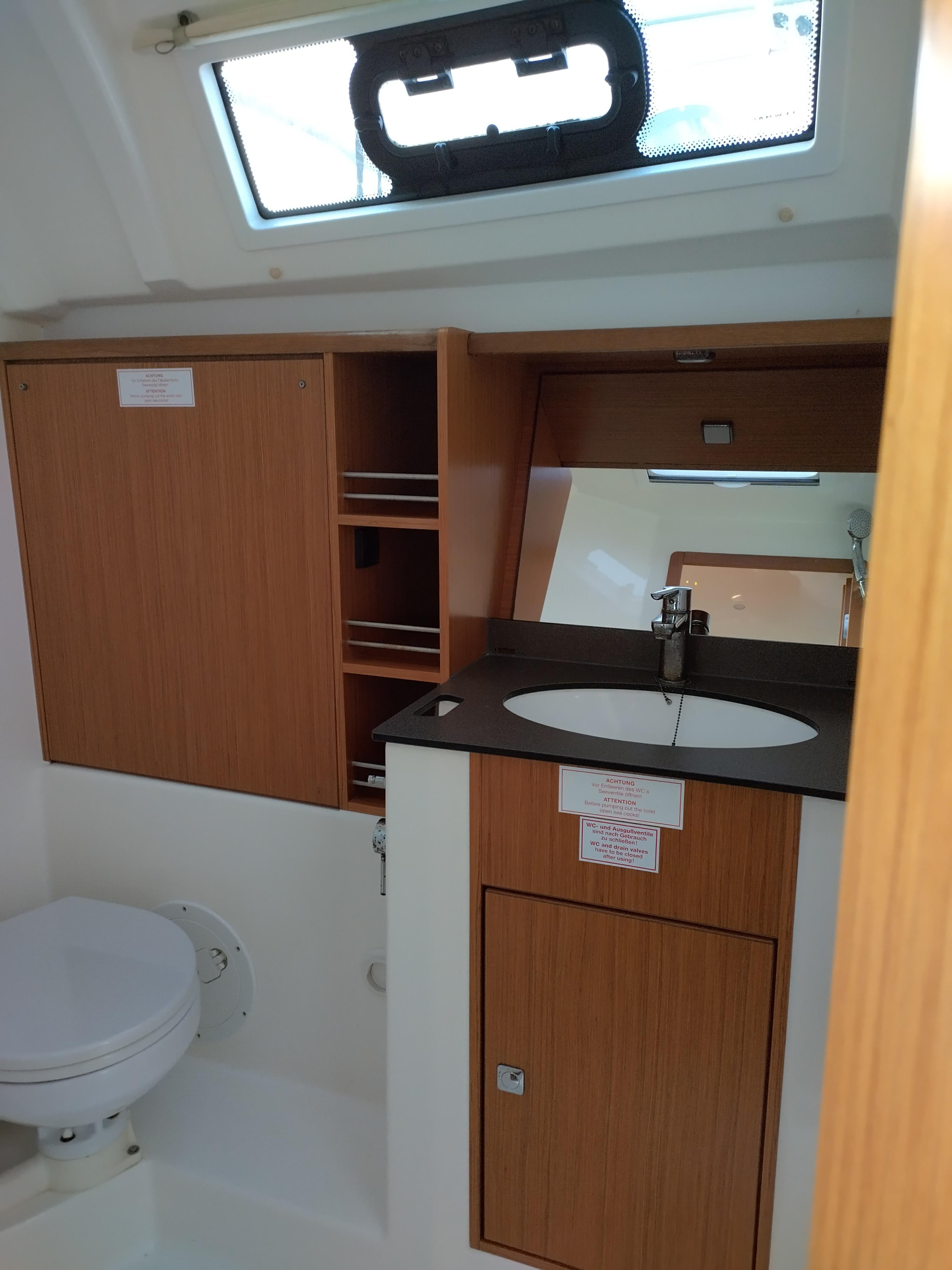 Bavaria 41 Cruiser — photo 4