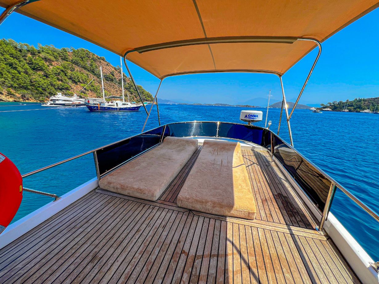 Motoryacht — photo 10
