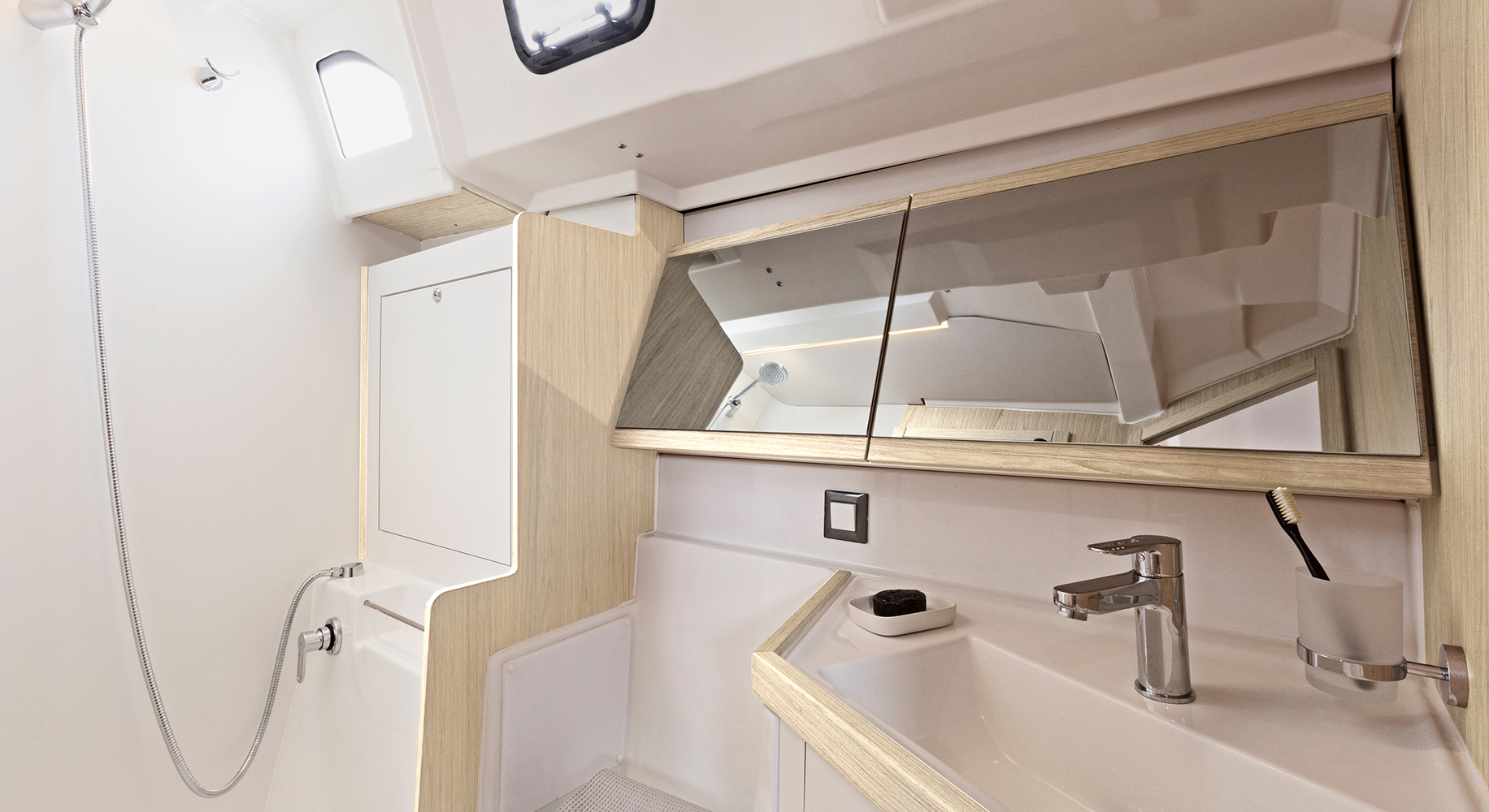 Oceanis 46.1 — photo 9