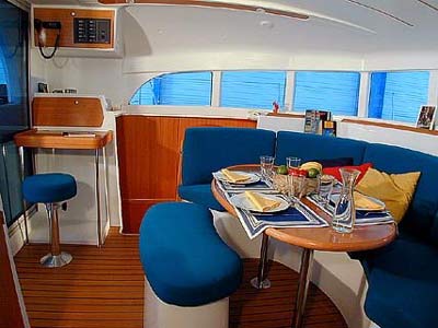 Lagoon 380 — photo 2