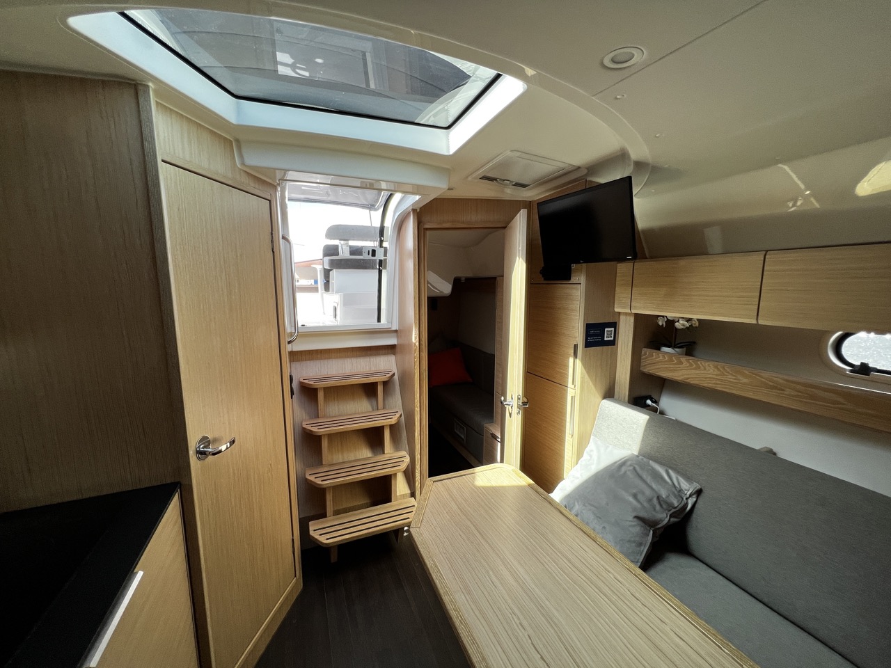 Bavaria S33 HT — photo 16