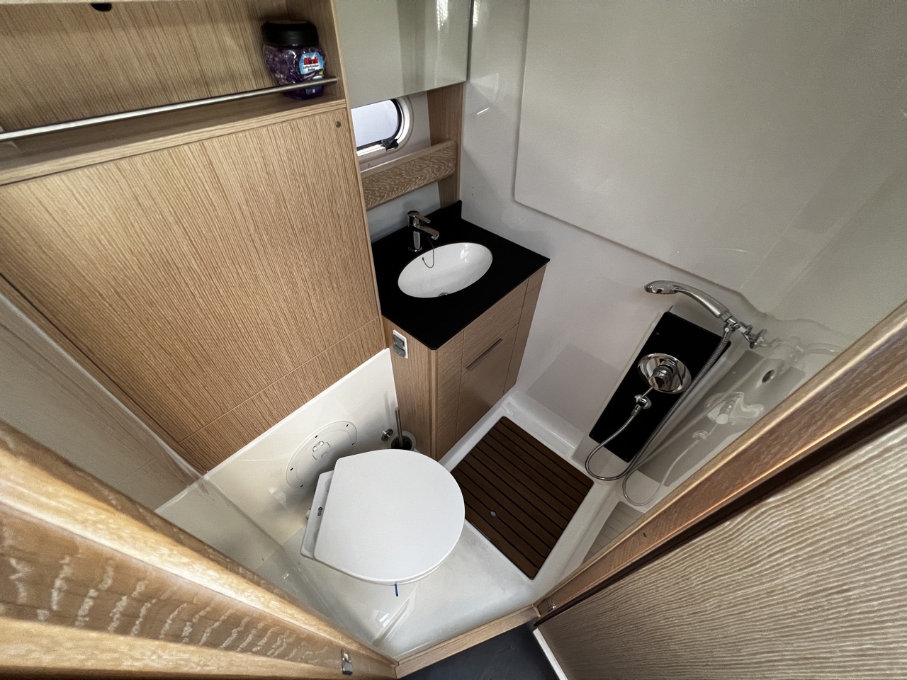 Bavaria S33 HT — photo 15