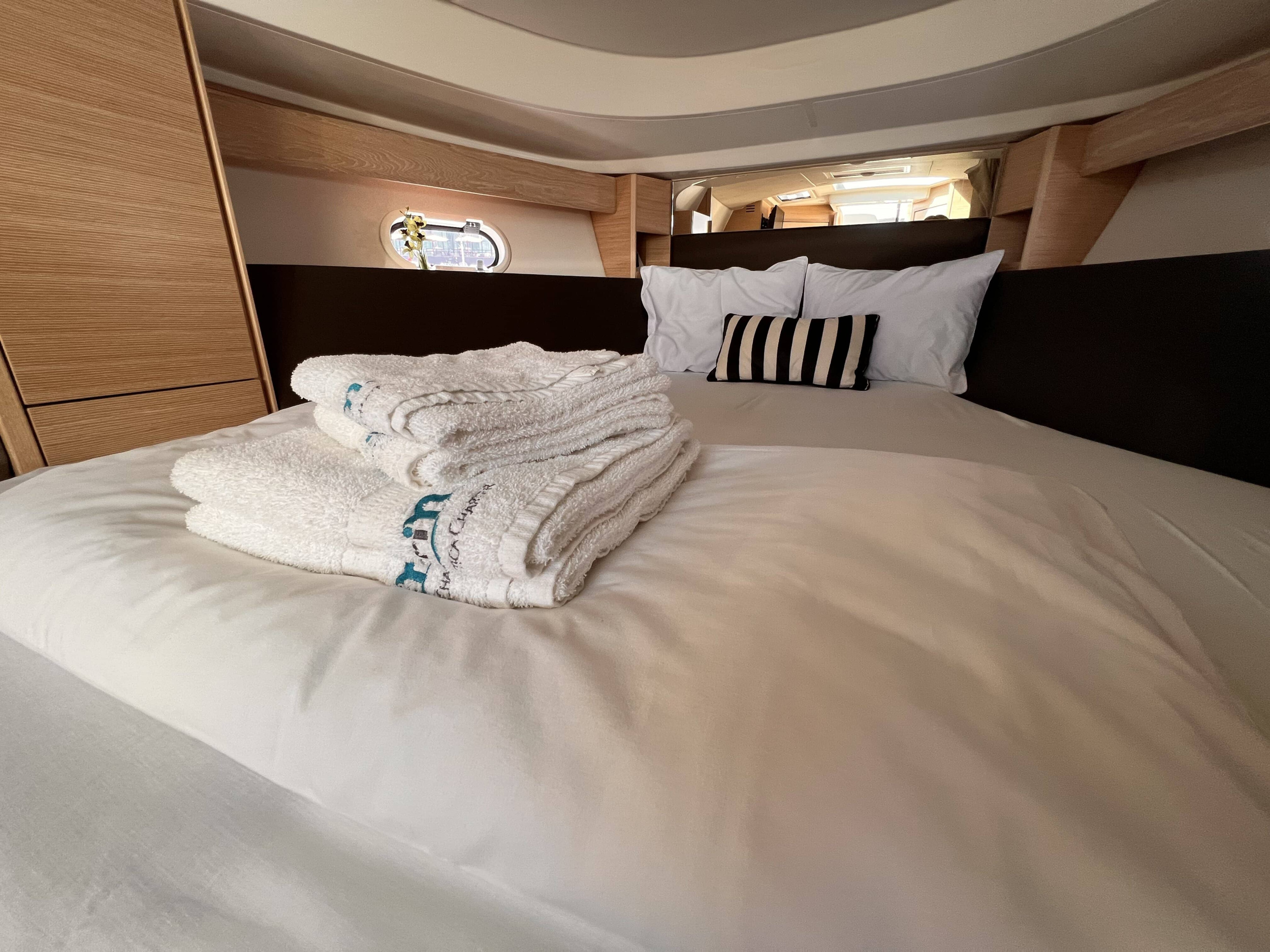 Bavaria S33 HT — photo 5