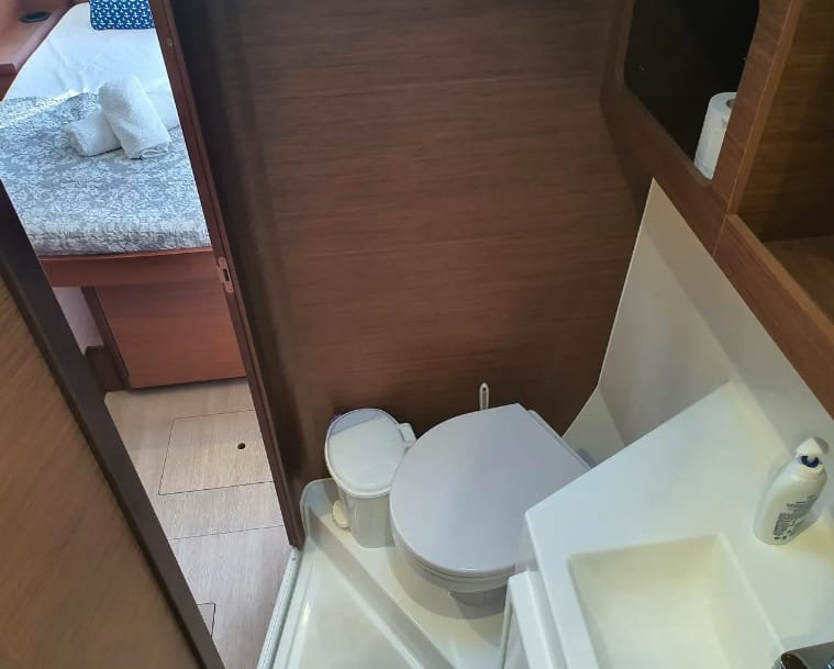Lagoon 42 S — photo 21