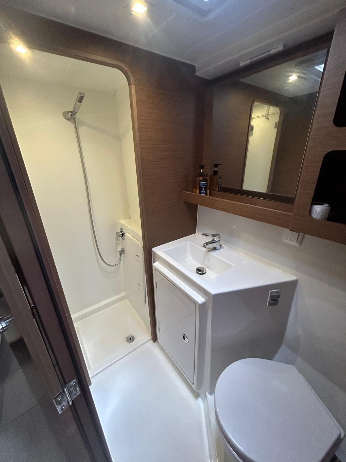 Lagoon 42 S — photo 2