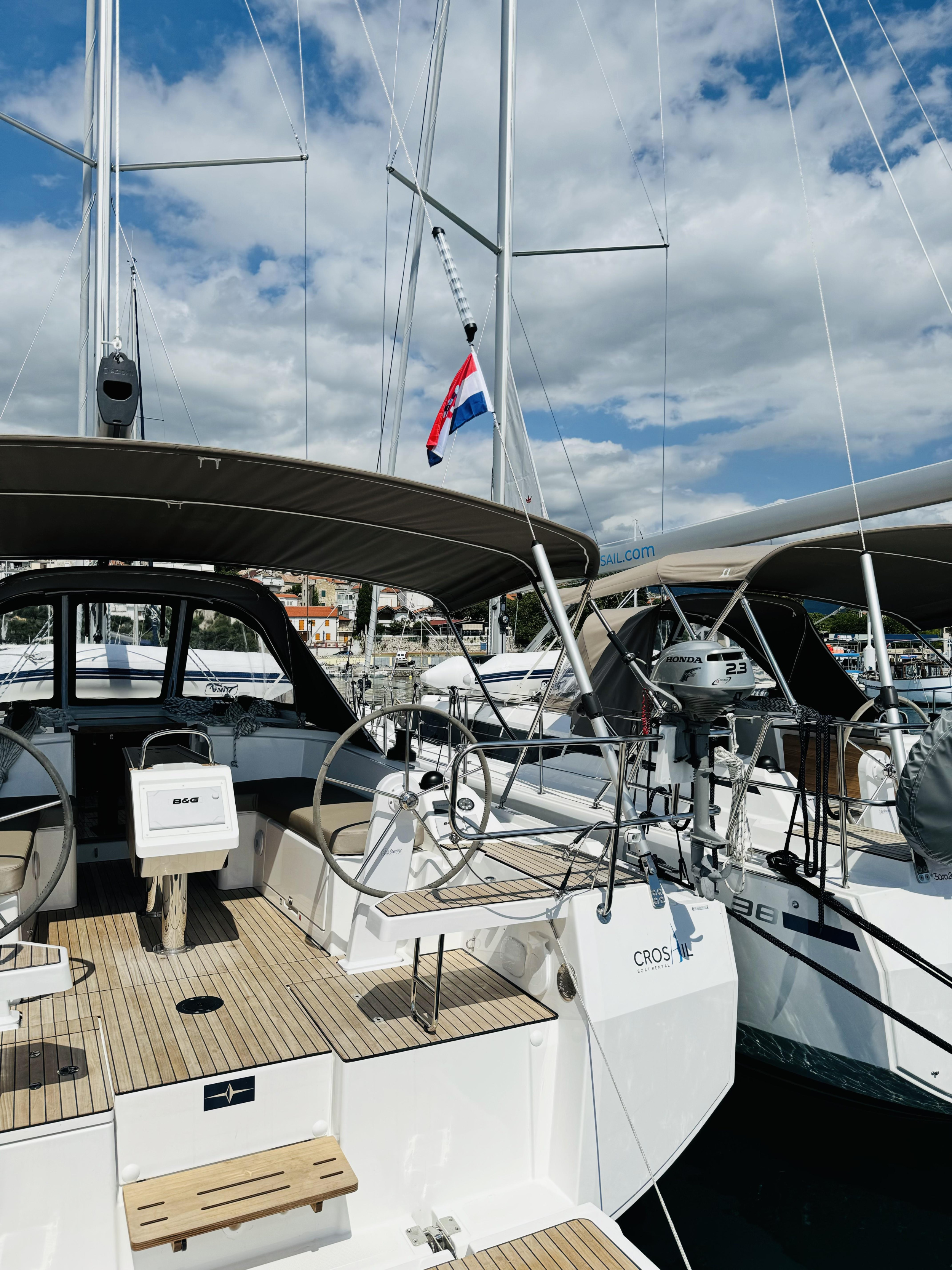 Bavaria C38 — photo 12