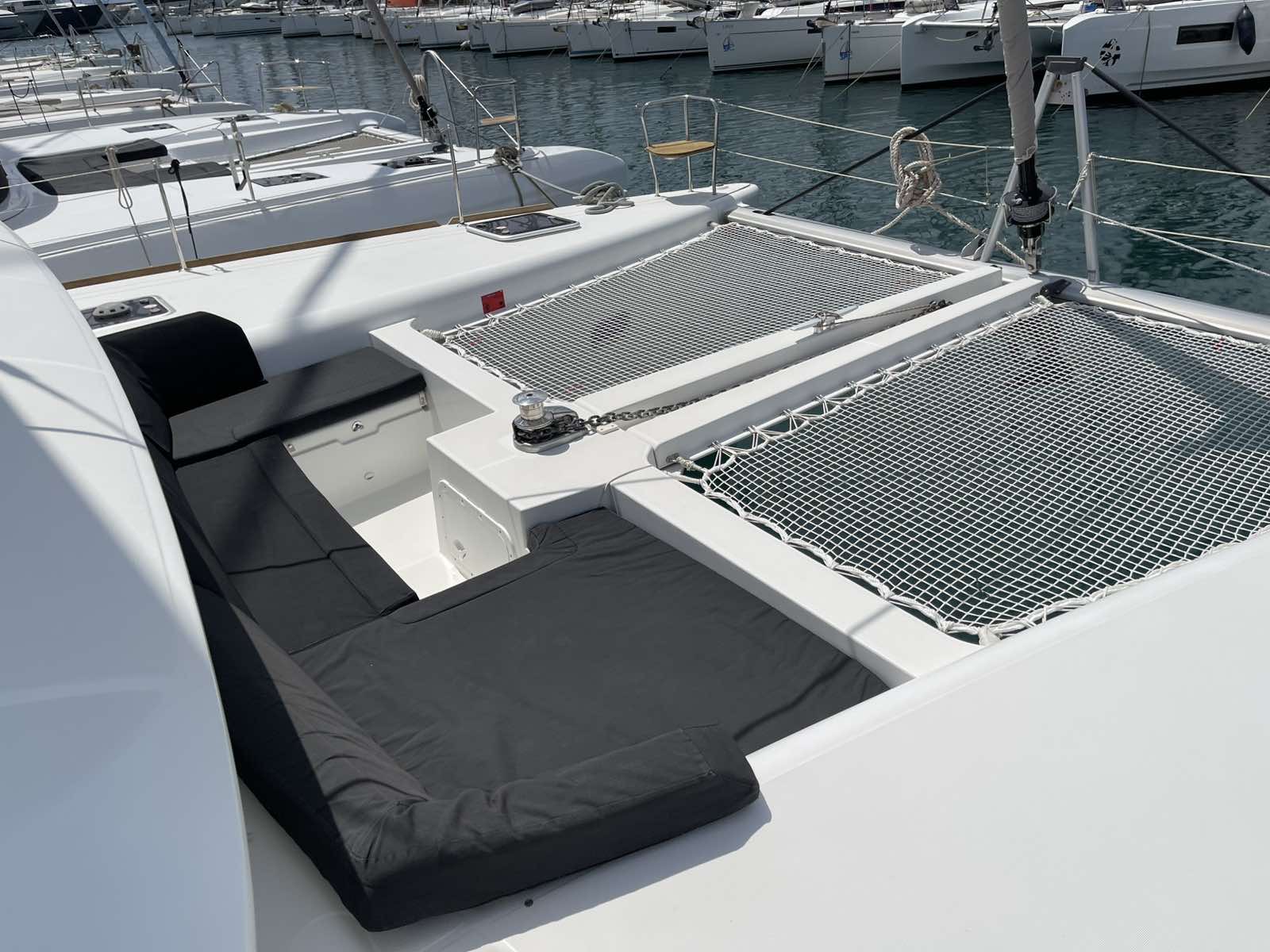 Lagoon 450 F — photo 20