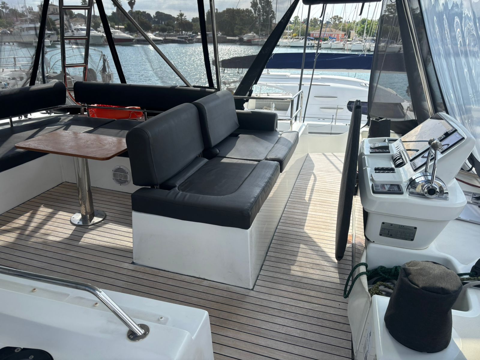 Lagoon 50 — photo 10