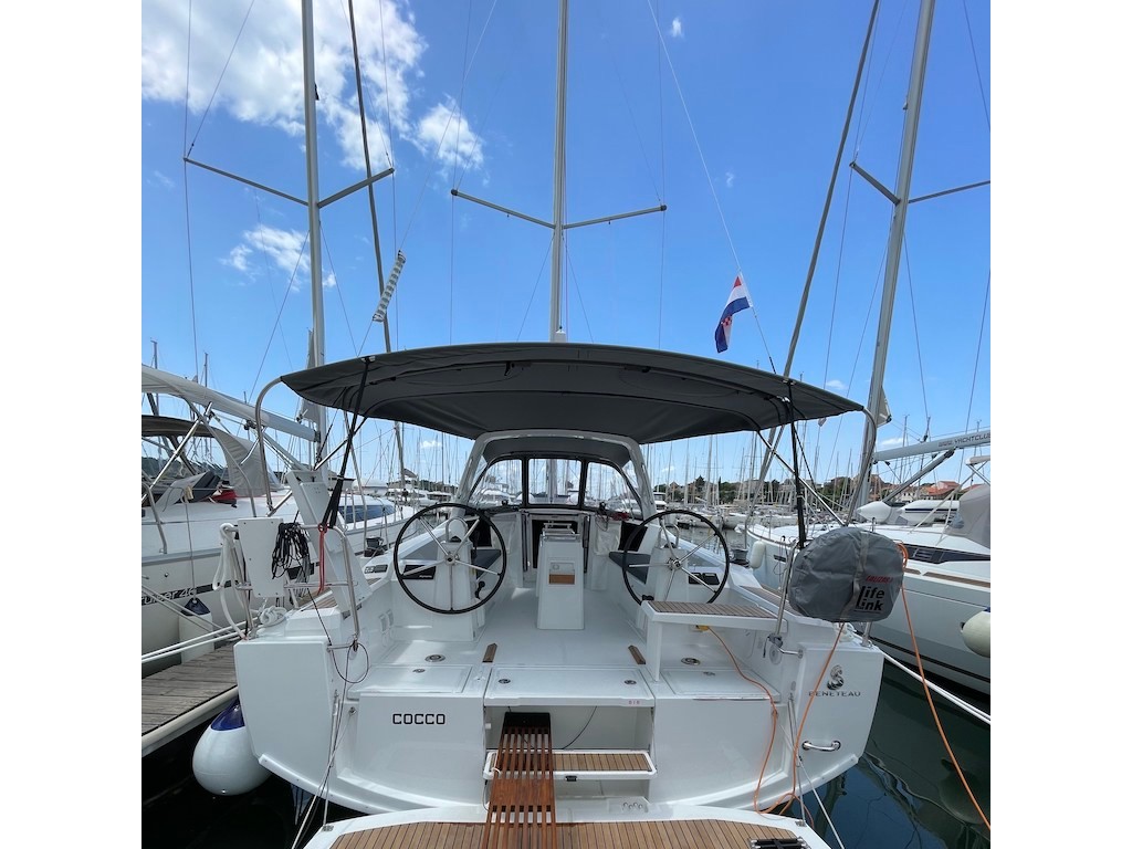 Oceanis 38.1 — photo 1