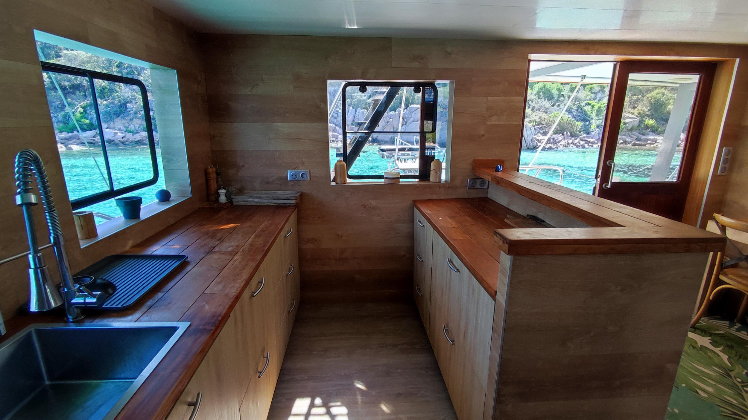 Motor Sailor Catamaran — photo 9