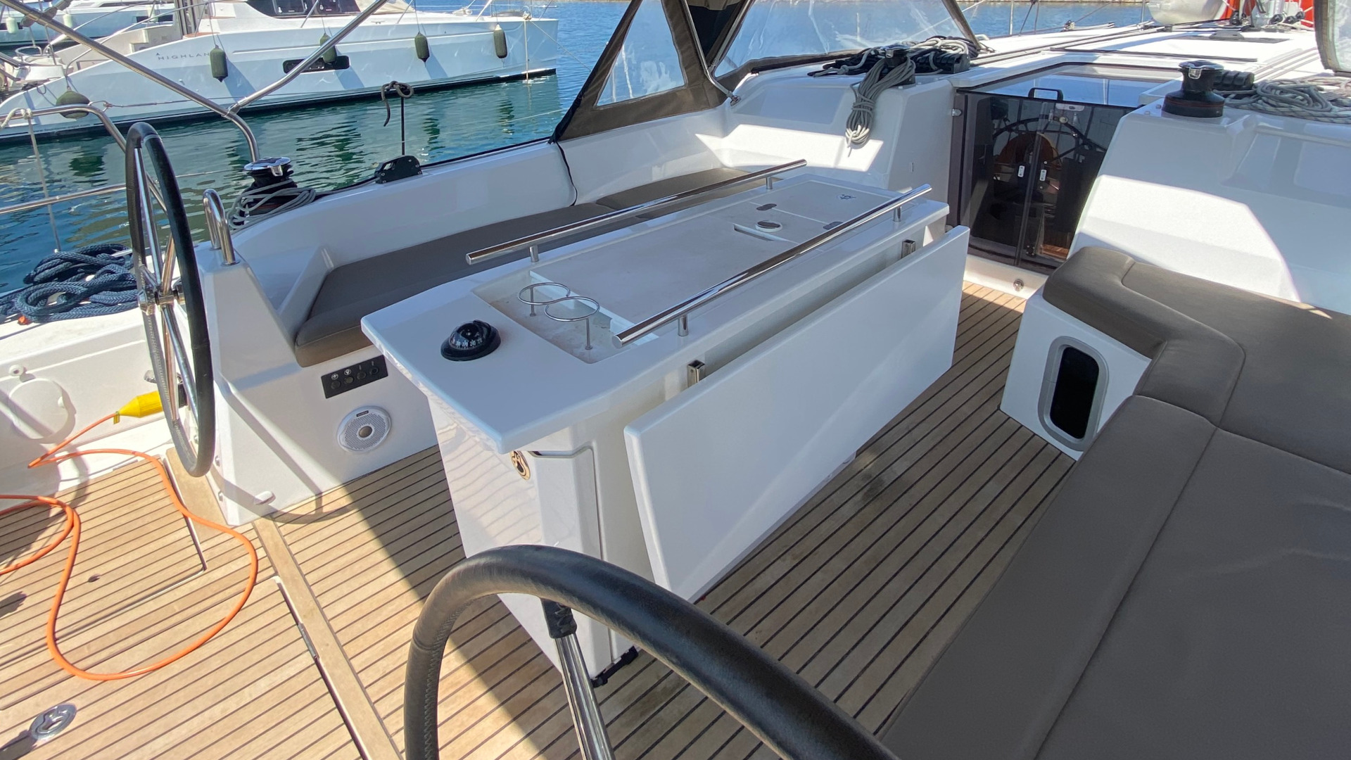 Oceanis 40.1 (3 double and 1 bunk beds) — photo 11