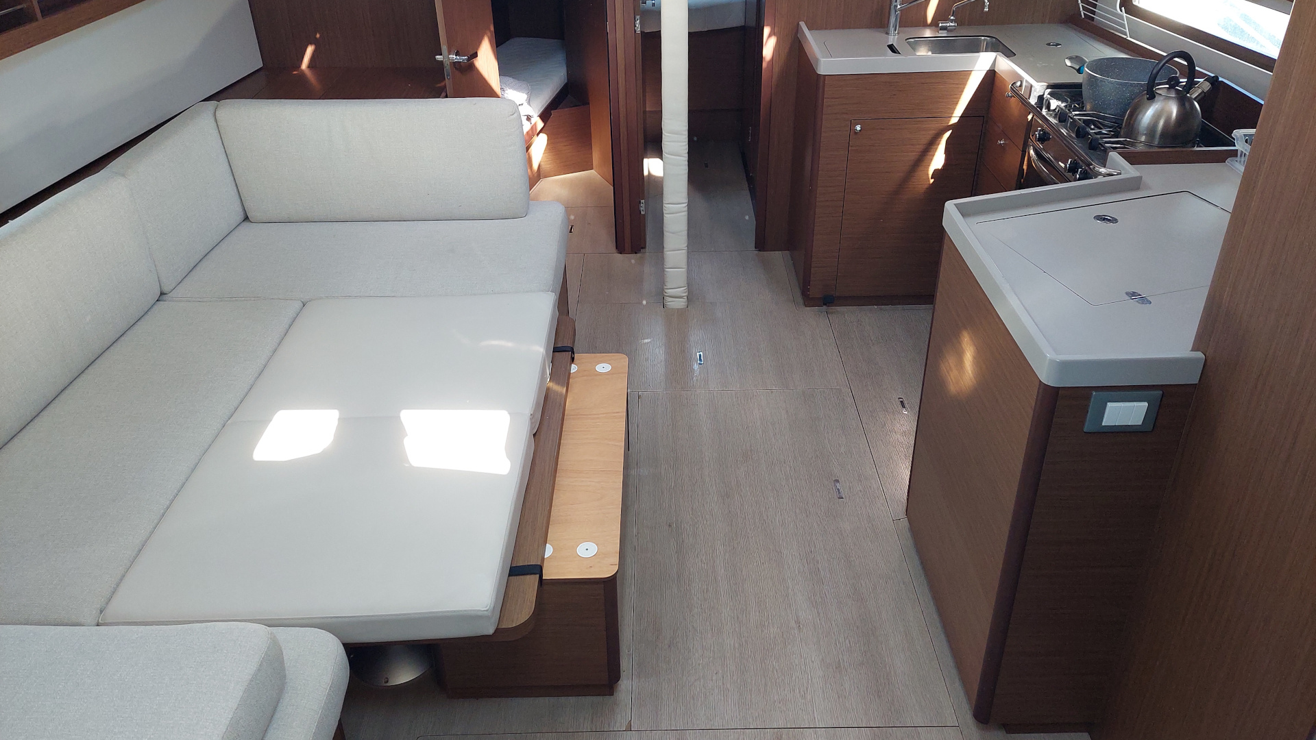Oceanis 40.1 (3 double and 1 bunk beds) — photo 13