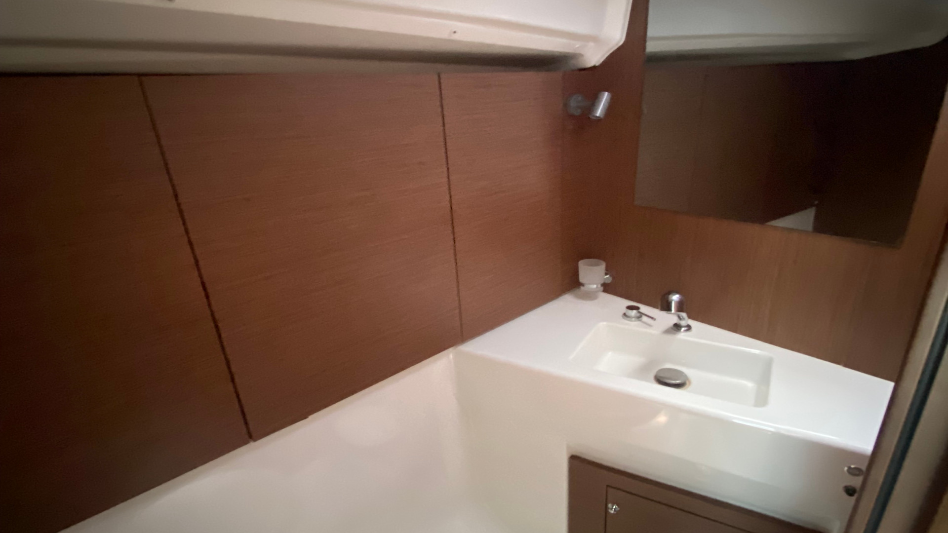 Oceanis 40.1 (3 double and 1 bunk beds) — photo 3