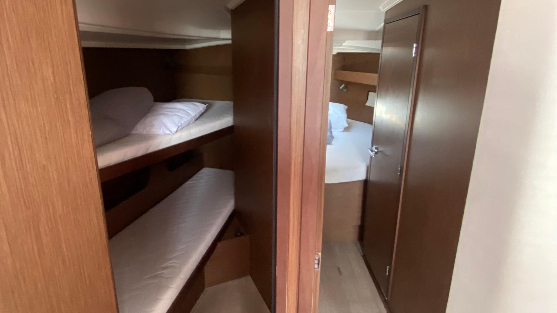 Oceanis 40.1 (3 double and 1 bunk beds) — photo 6