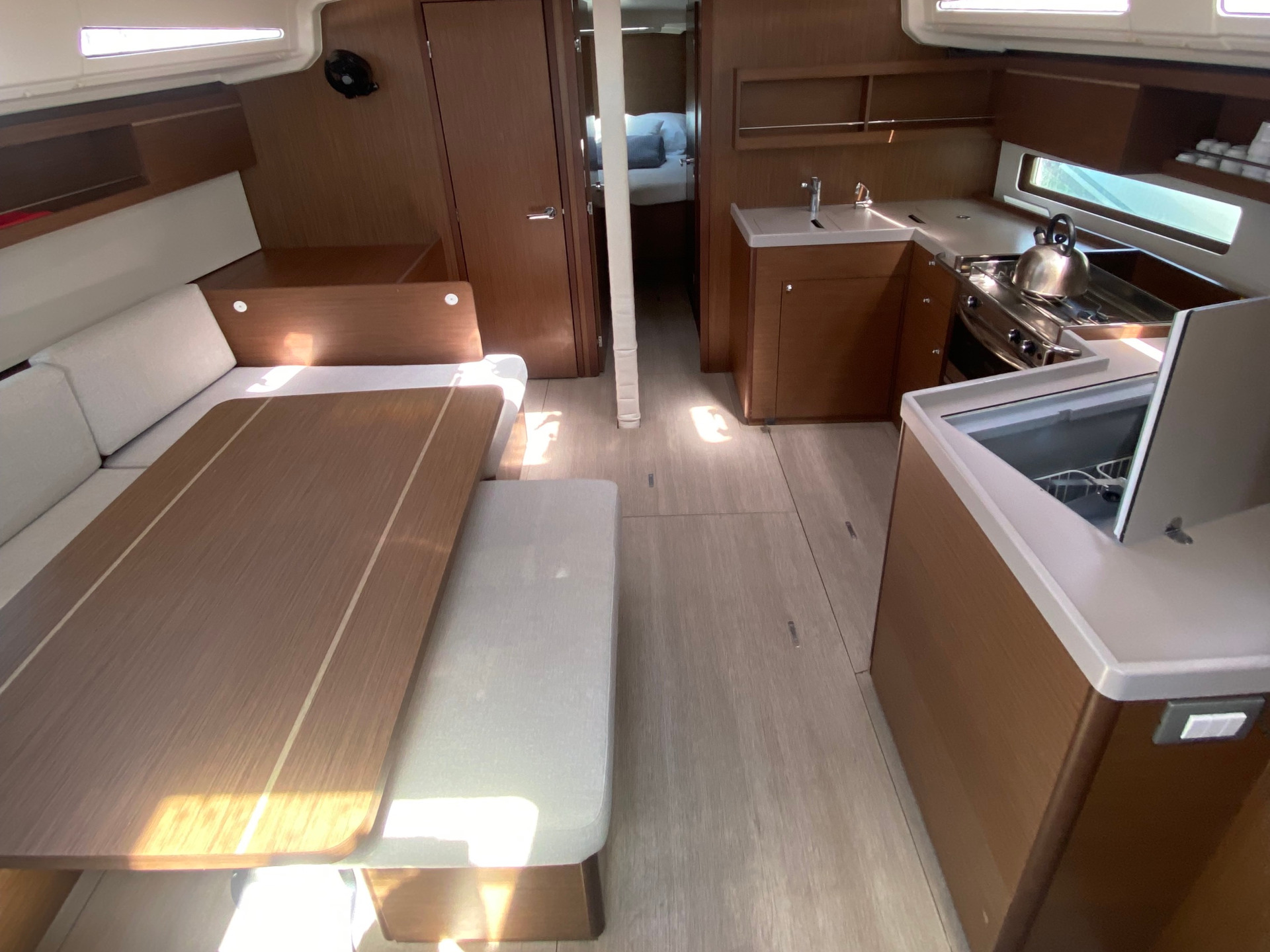 Oceanis 40.1 (3 double and 1 bunk beds) — photo 8