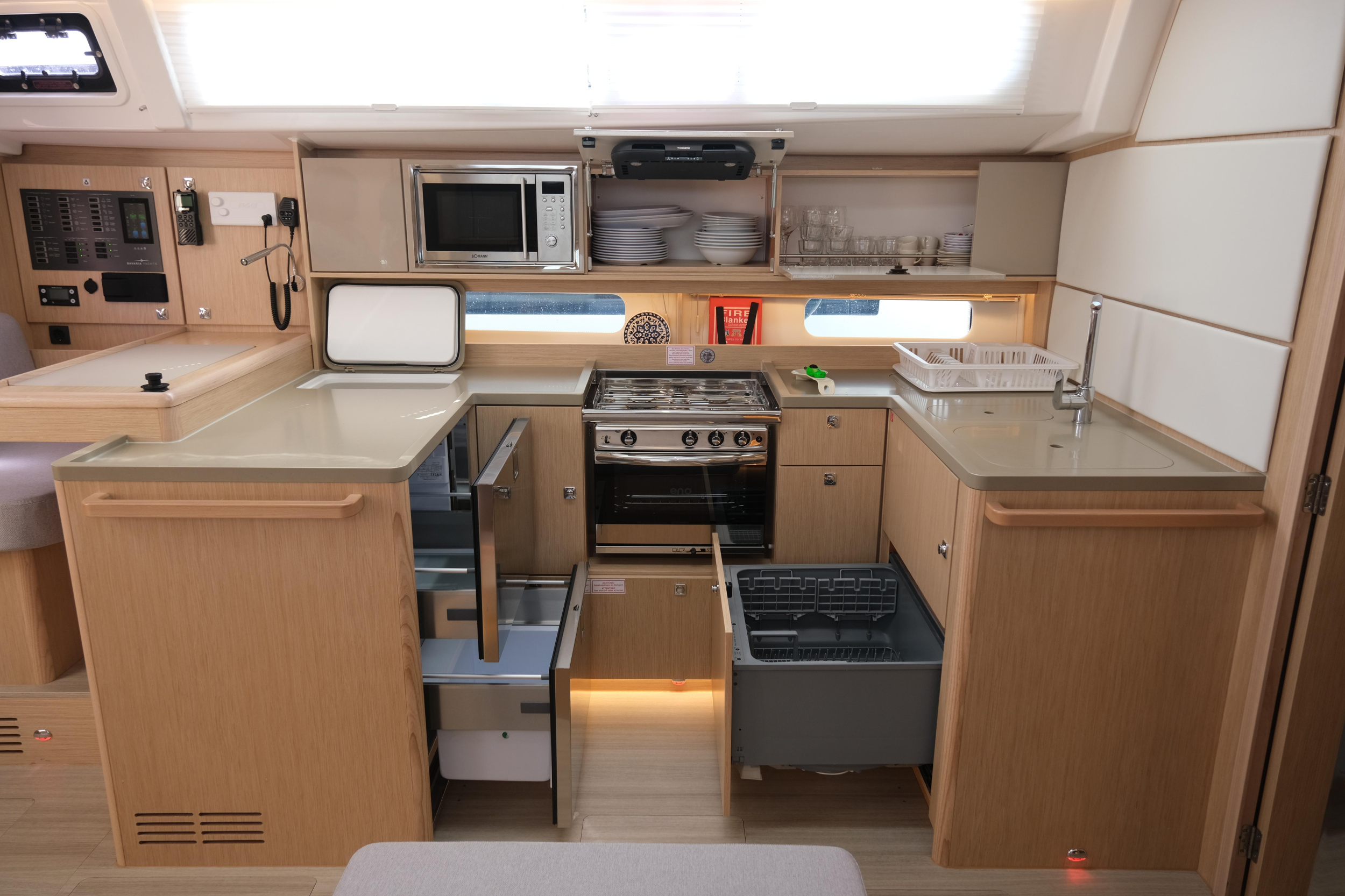 Bavaria C46 — photo 22