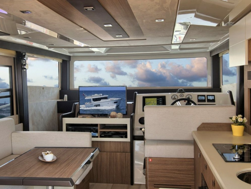 Cranchi T43 Eco Trawler — photo 3