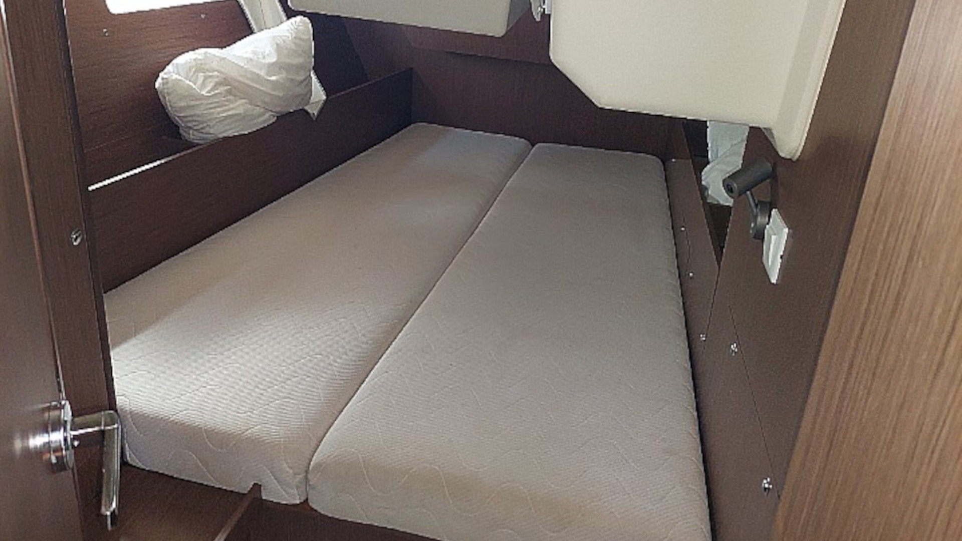 Oceanis 41.1 — photo 9